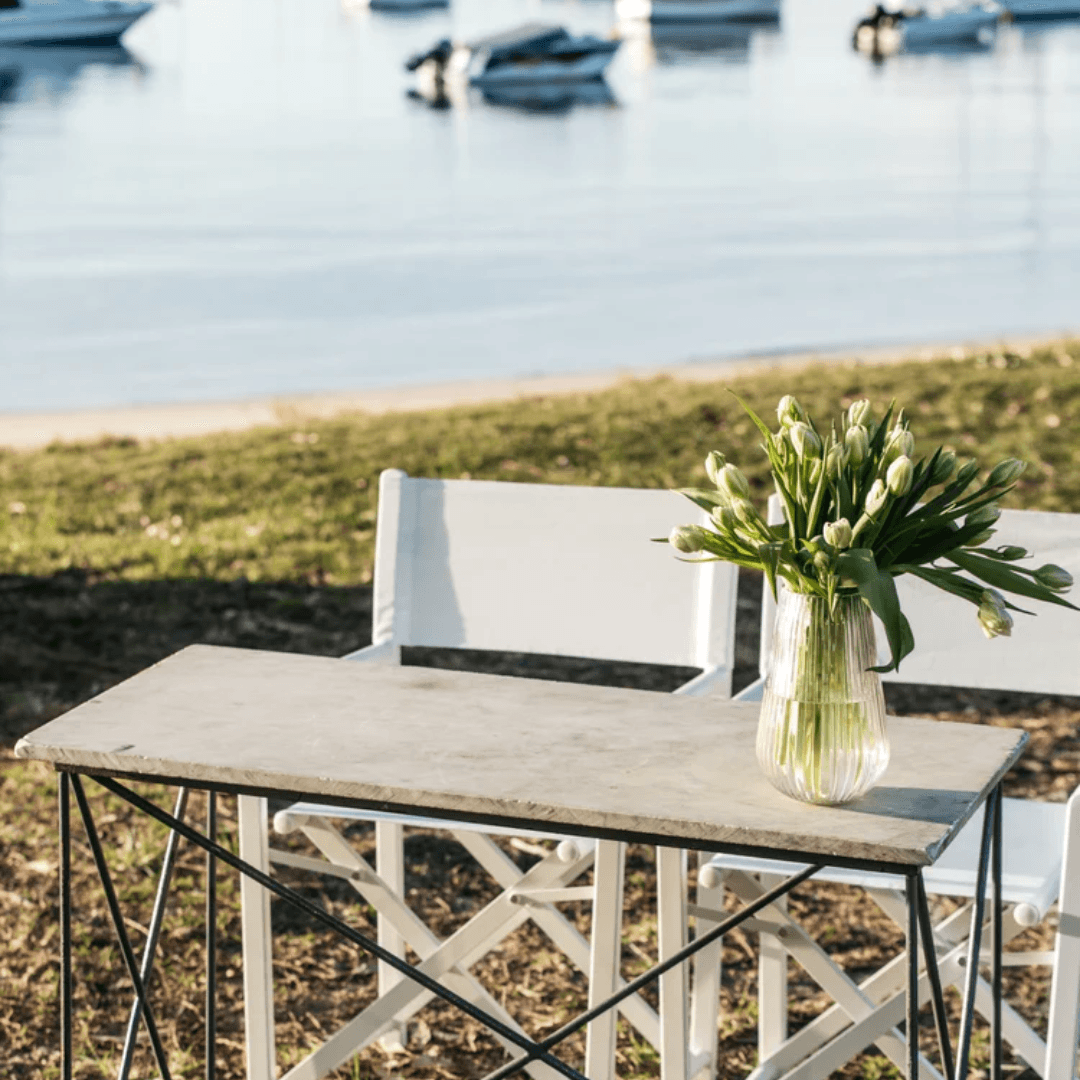 SIGNING TABLE FLORALS