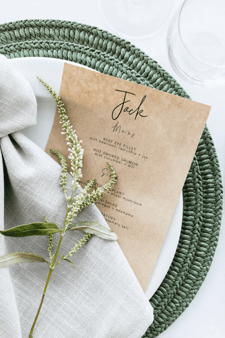 INCLUDED MENU WITH PERSONALISED NAME